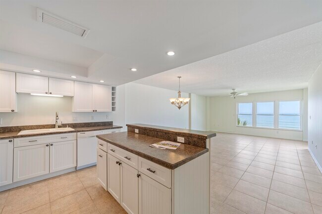 Building Photo - 8090 A1A S