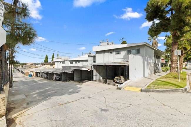 Building Photo - 3116 W 99th St