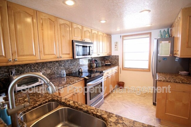 Building Photo - 1095 N Hwy A1A