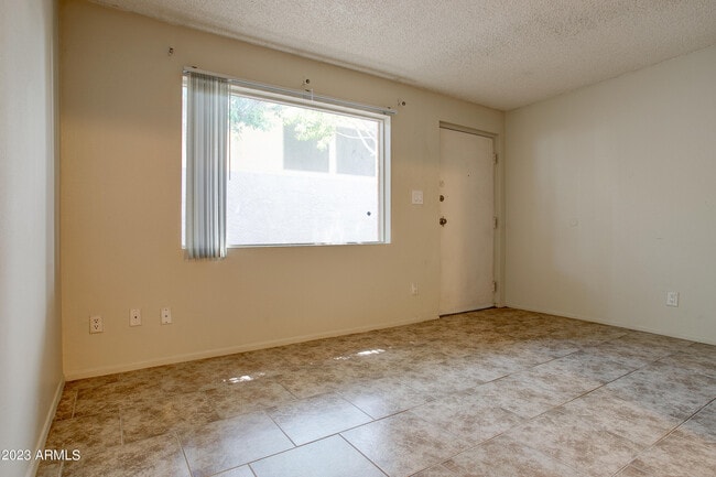 Building Photo - 7850 E Glenrosa Ave