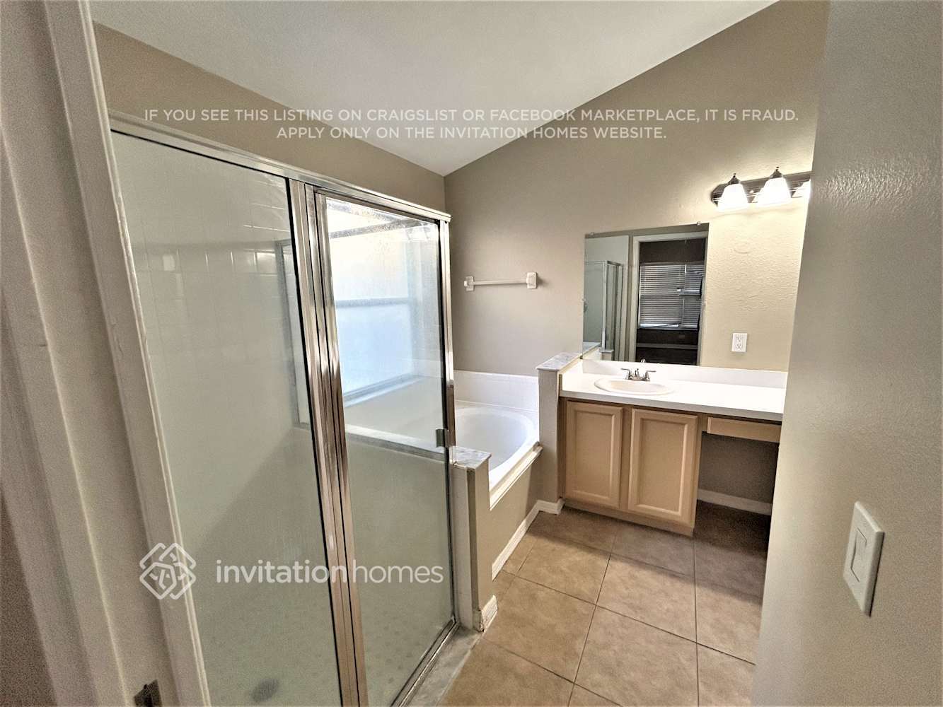 Building Photo - 2502 Clareside Dr
