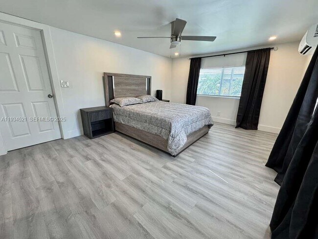 Building Photo - 1904 SW 28th St