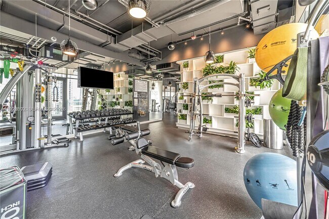 Building Photo - 45 SW 9th St