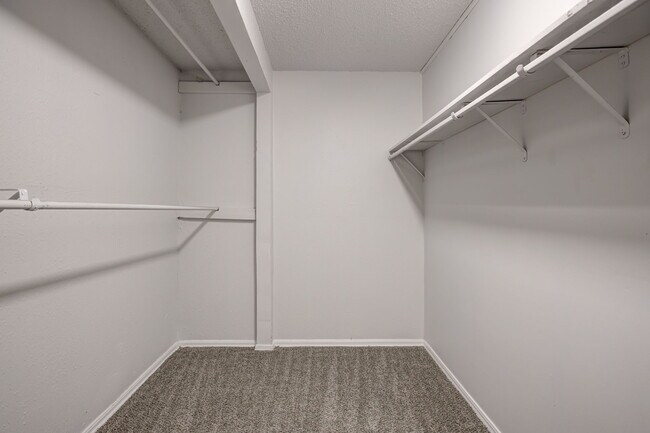 Building Photo - 1707 Ridgemont Cir