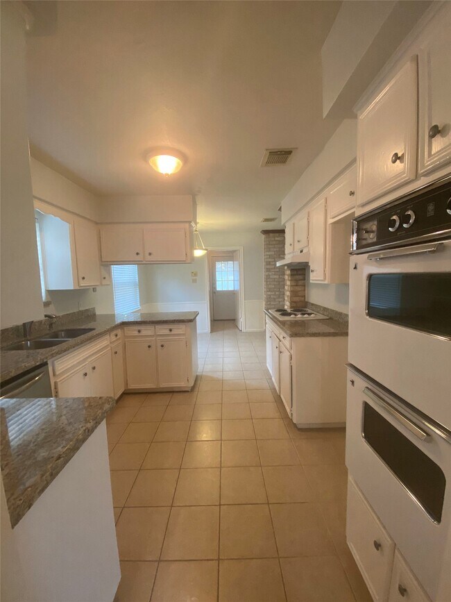 Building Photo - 12314 Rincon Dr