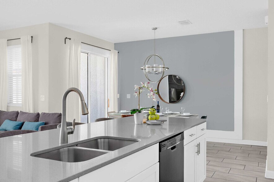 Building Photo - 8969 Stinger Dr