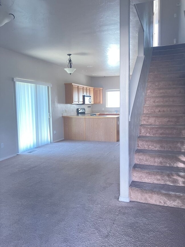 Building Photo - 1302 Kremer-2