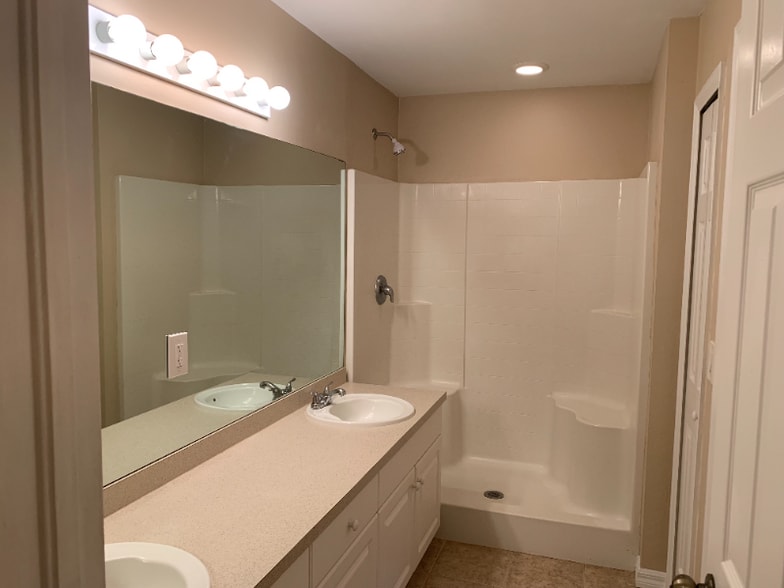 Building Photo - 1902 NW 14th Terrace