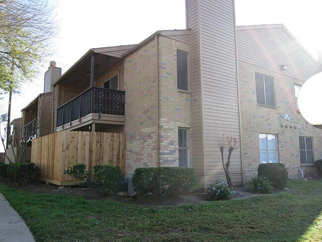 Building Photo - 10555 Turtlewood Ct