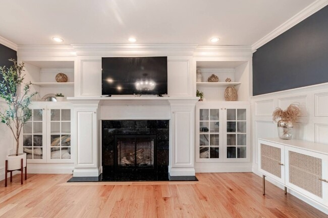 Building Photo - 45 Indian Hill Ave