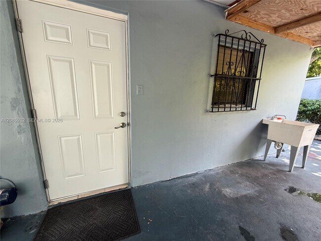 Building Photo - 1405 NW 121st St