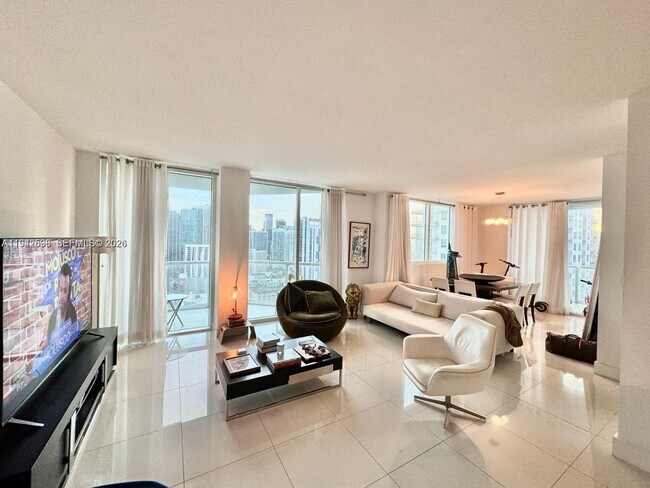 Building Photo - 253 NE 2nd St