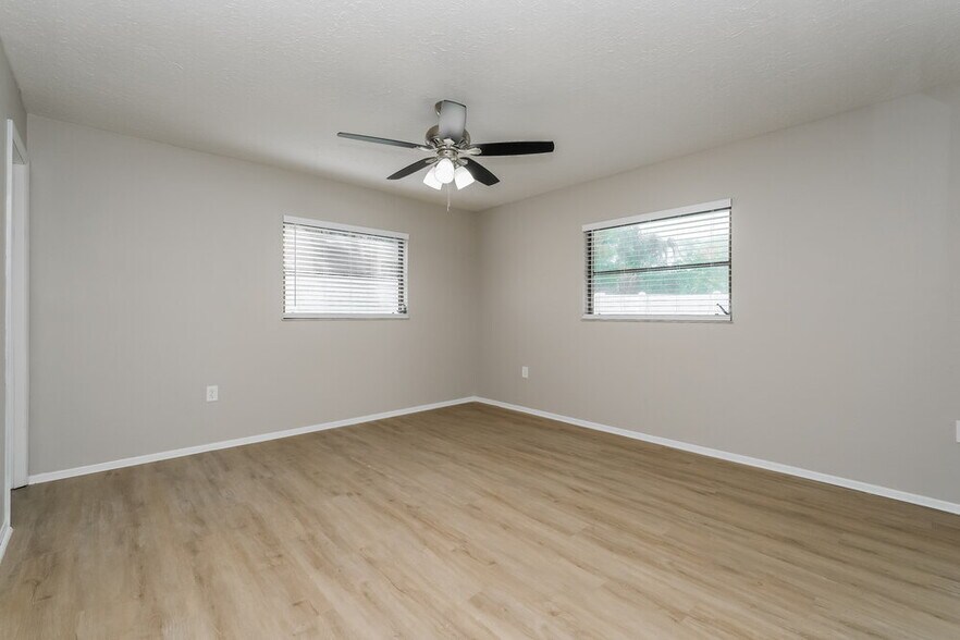 Building Photo - 8630 Indies Dr
