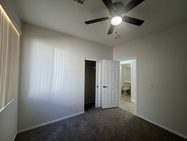 Building Photo - single story, 3 bed, 2 bath, 2 car garage in gated community in Summerlin