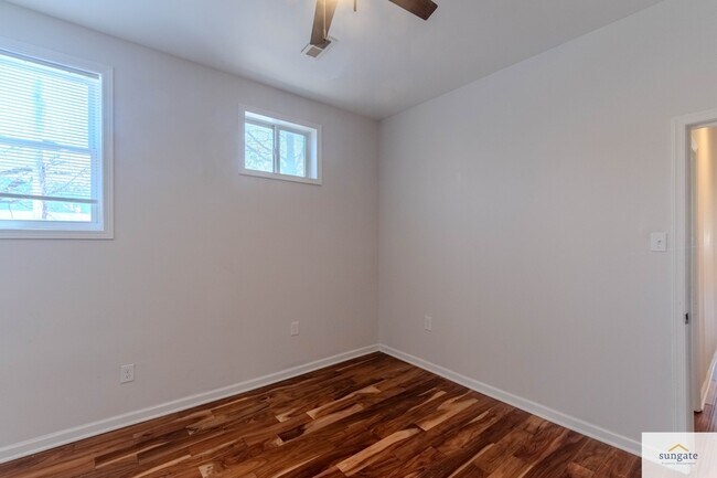 Building Photo - 2608 E Fayette St