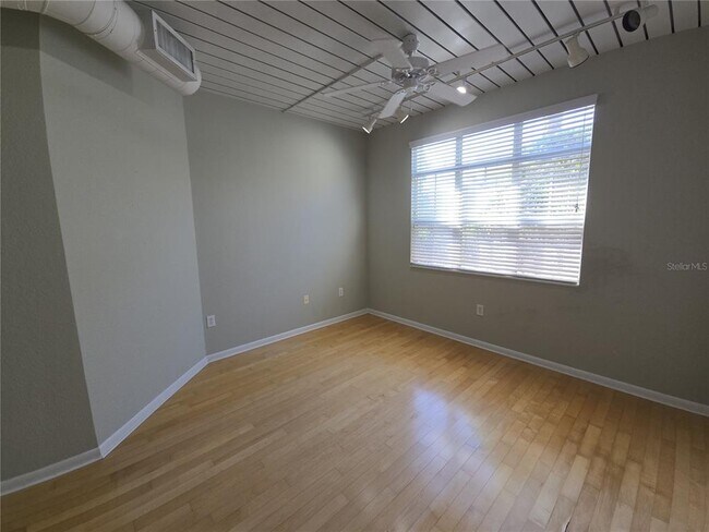 Building Photo - 2331 W Horatio St