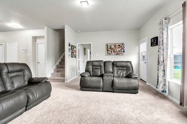 Building Photo - 6639 Luckey Pine