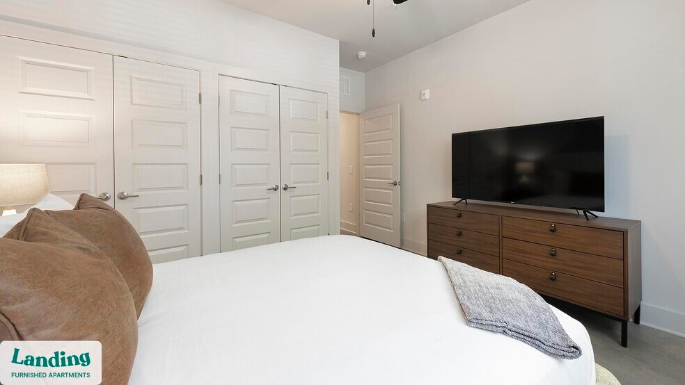 Building Photo - 404 W 26th St