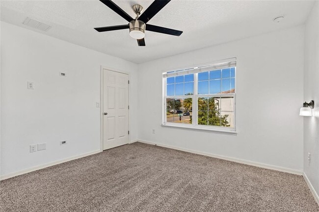 Building Photo - 19270 Fallglo Dr