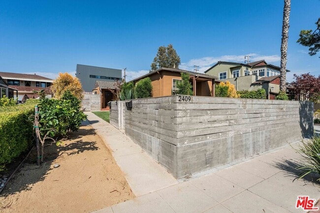 Building Photo - 2409 28th St