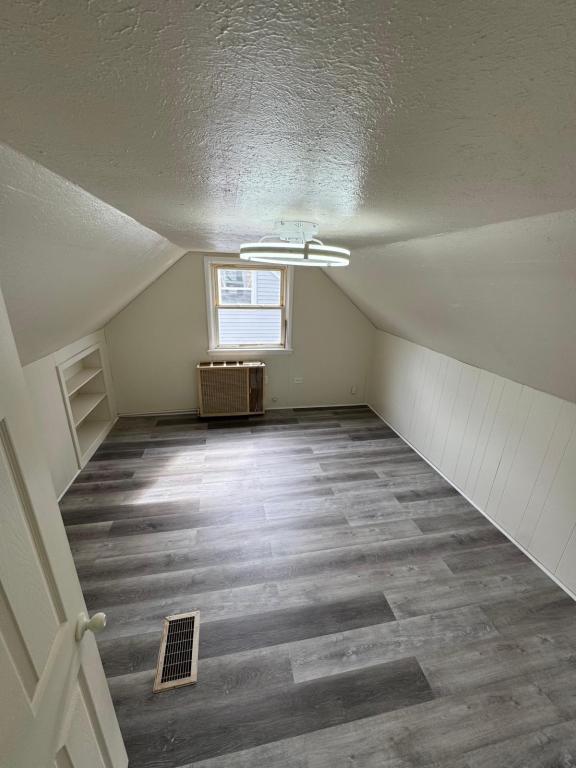 Building Photo - 373 E 232nd St