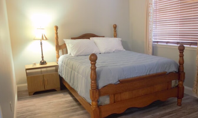 Main Floor Bedroom - 9853 Salford Ln