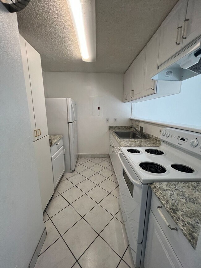 Building Photo - 2 Bed, 1 Bath at Windward Acres