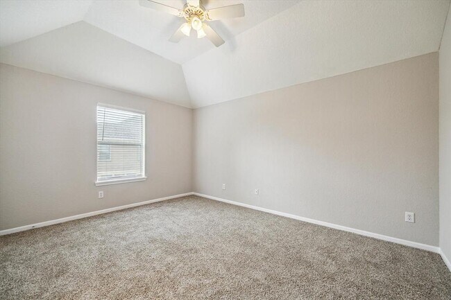 Building Photo - 4422 Roundtree Ln