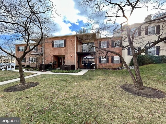 Building Photo - 1027 N Valley Forge Rd