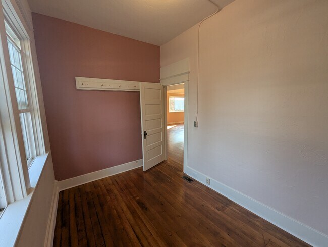 Building Photo - 624 NW 11th St