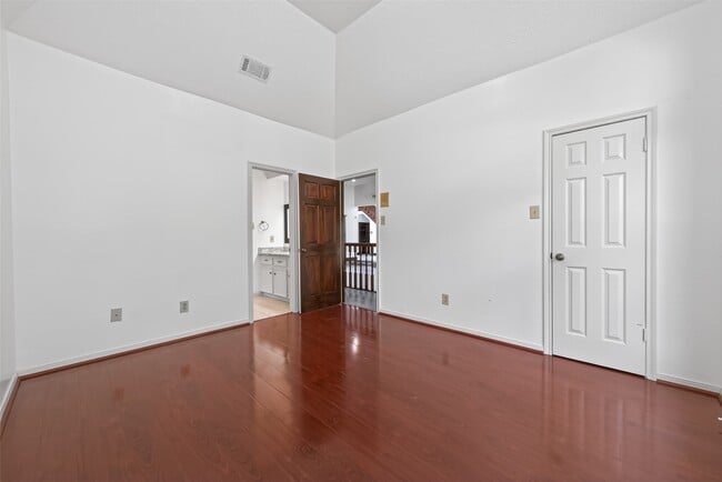 Building Photo - 15106 Dawnbrook Dr