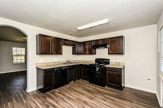 Building Photo - 4200 Summersweet Ln