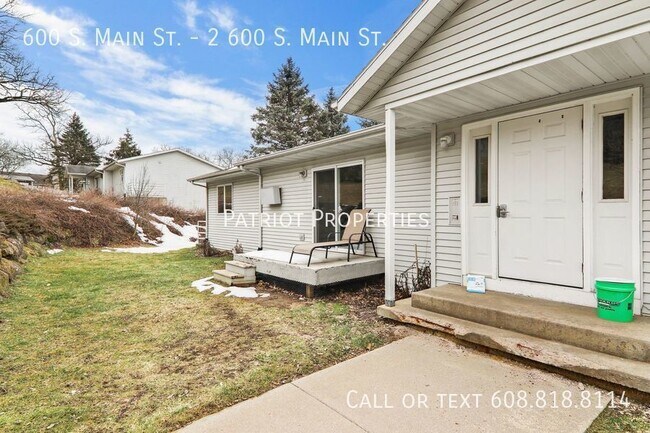 Building Photo - 600 S Main St