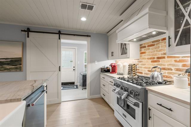 Building Photo - 408 E Liberty St