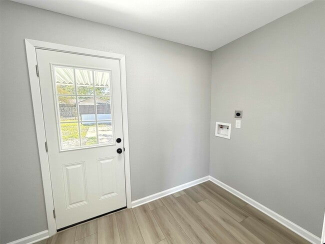 Building Photo - 1417 5th Ave N