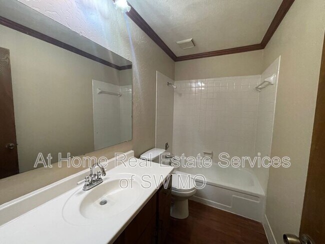 Building Photo - 1357 S Sieger Dr