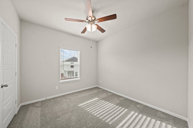 Building Photo - 15029 Almeece St