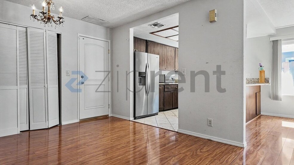 Building Photo - Unit 9517