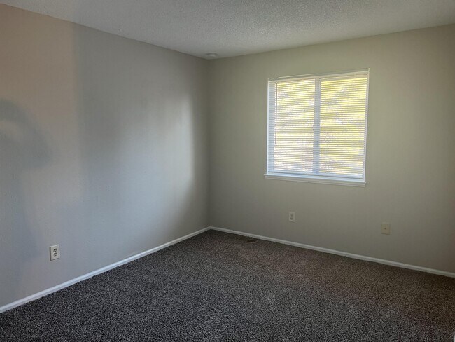 Building Photo - 17676 E Bethany Cir