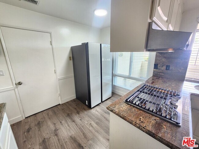 Building Photo - 11665 Babbitt Ave