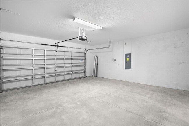 Building Photo - 15312 Miller Creek Dr