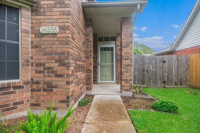 Building Photo - 14335 Fair Knoll Way