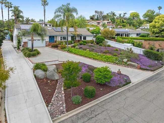 Building Photo - Luxury 3BR Home w/ Pool, Spa, Solar, RV Pa...
