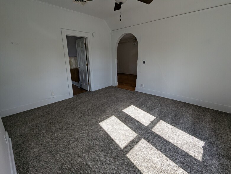 living room - 18 Madison St
