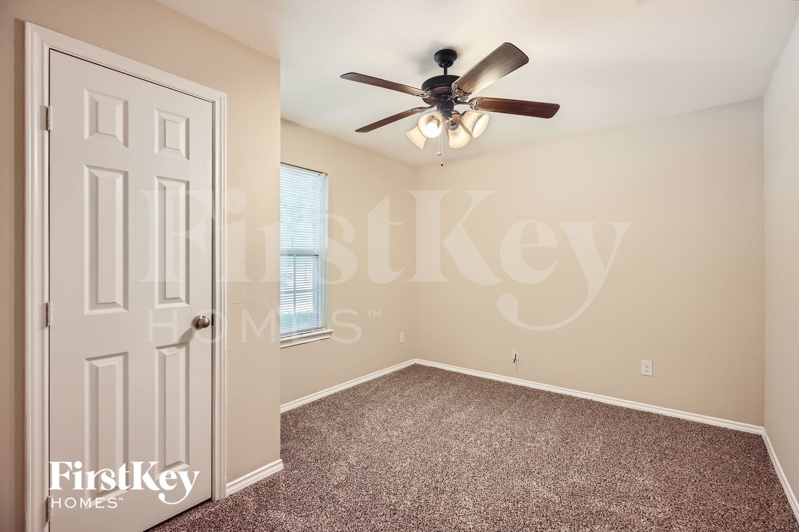 Building Photo - 1925 Cross Oaks Dr