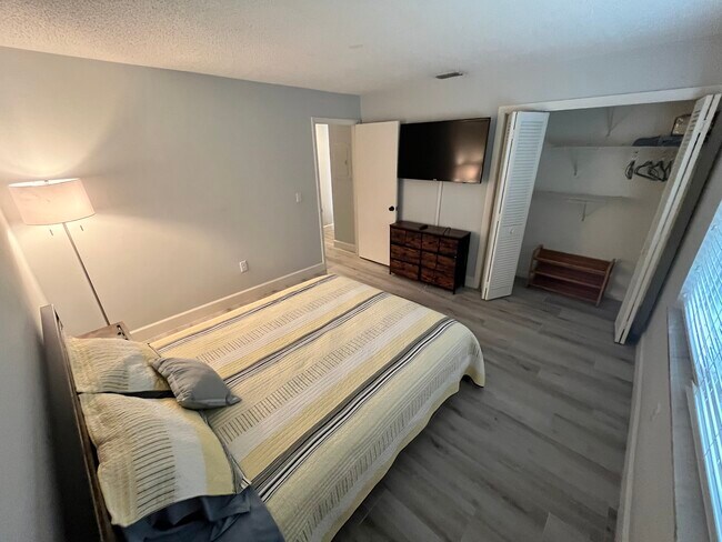 Bedroom/ closet - 800 Coquina Ln