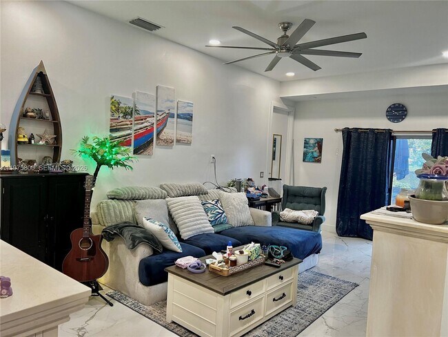 Building Photo - 8320 SW 12th St