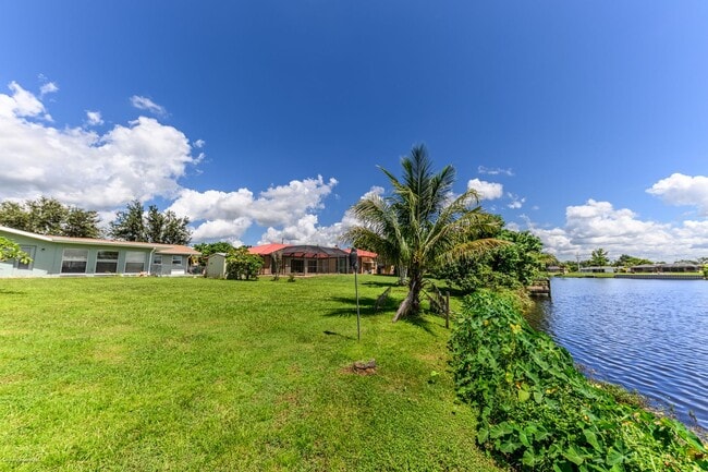 Building Photo - price drop!! PET FRIENDLY- WATERFRONT- SPACIOUS- CENTRAL LOCATION