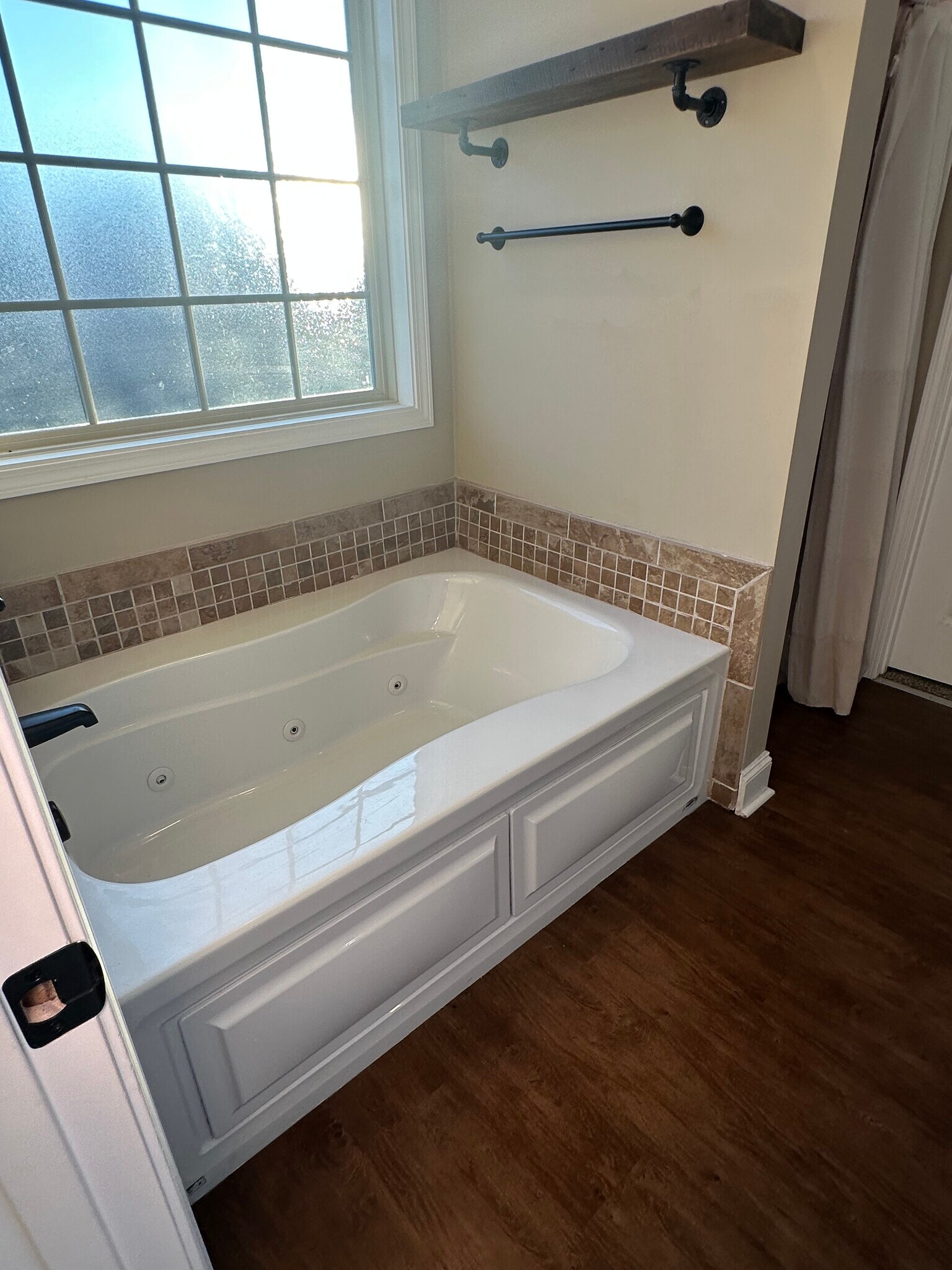 Building Photo - 1124 Eagles View Dr