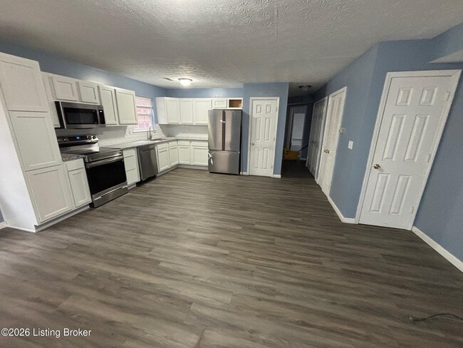 Building Photo - 2122 W Jefferson St